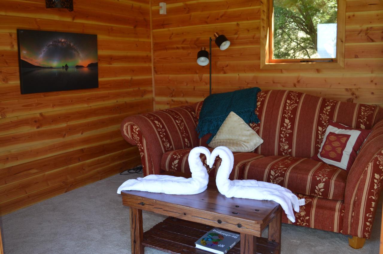 Sunrise Cabin At First Light Rangihaeata Retreat Takaka Εξωτερικό φωτογραφία